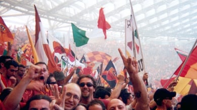 Тифози на Рома намушкани преди дербито с Лацио