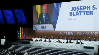 След 17:30 гласуват за шеф на ФИФА 