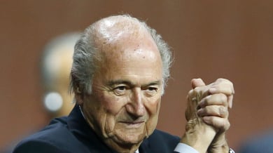 Сеп Блатер остава президент на ФИФА