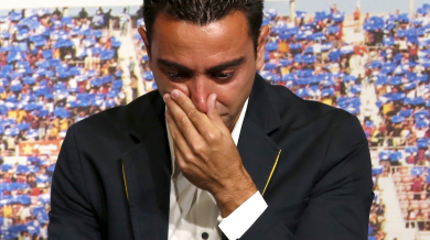 Шави избухна в сълзи при изпращането си от Барселона (СНИМКИ И ВИДЕО)
