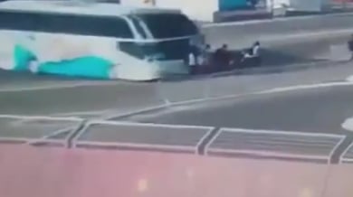 Вижте ужасяващия инцидент с австрийските плувкини в Баку (ВИДЕО 18+)