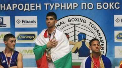 Стефан Иванов се класира за 1/4-финалите в Баку