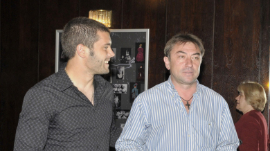 Динамо (Букурещ) преговаря с български национал