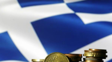 УЕФА с промени заради кризата в Гърция 