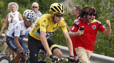 Тормозът над лидера на Тур дьо Франс продължава (ВИДЕО)
