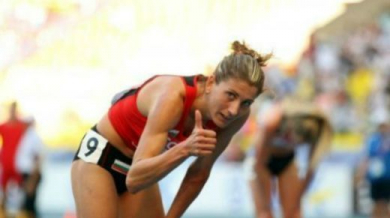 Дънекова постави нов национален рекорд на 3000 м стипълчей