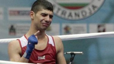 Още един българин отпадна от европейското по бокс