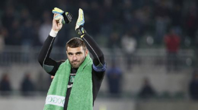 Петев под напрежение, Владо Стоянов се хвана за коляното