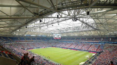 Волфсбург покани бежанци на мач от Шампионската лига