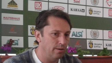 Нефтохимик прие оставката на Атанас Атанасов