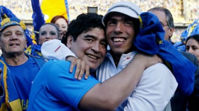 Марадона: Давам едната си ръка, за да играя с Карлито