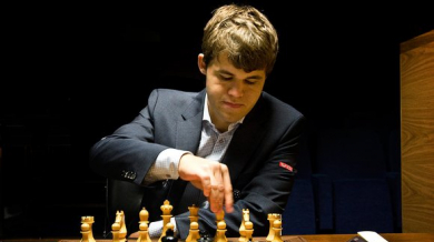 Магнус Карлсен защити световната си титла по ускорен шахмат