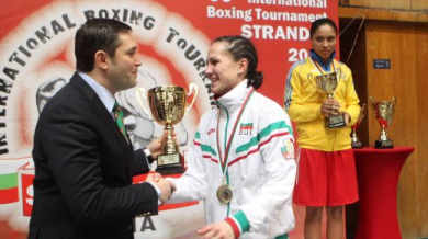 Световната шампионка Станимира Петрова сменя категорията