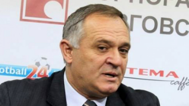Капралов остава шеф на Футболната лига