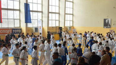 Над 700 участници в Коледния джудо турнир на Локо (София)
