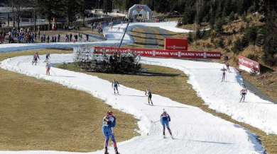 Липсата на сняг провали Световната купа по биатлон в Оберхоф