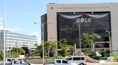 Парагвайските власти влязоха в офисите на КОНМЕБОЛ