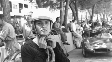 Почина първата жена във Формула 1