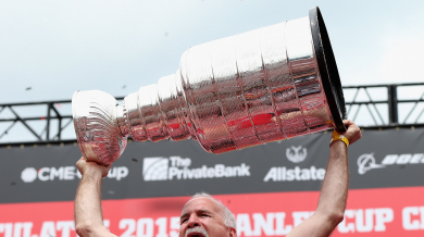 Шампионът на НХЛ продължи договора на треньора си