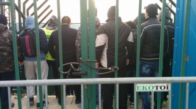 "Синият" тръст: Да отнемат лиценза на стадион "Лудогорец" (СНИМКИ)