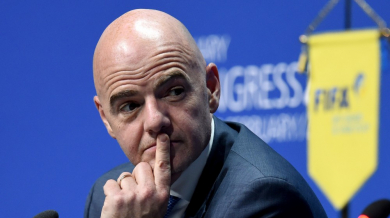 Инфантино си намали заплатата във ФИФА