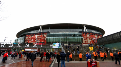 Грозни гледки в агитката на Арсенал (ВИДЕО)