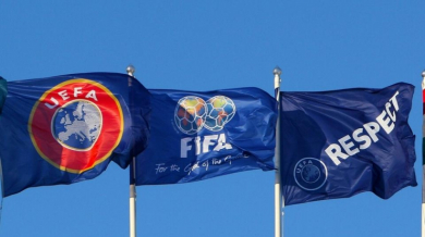 ФИФА и УЕФА плашат Гърция със санкции