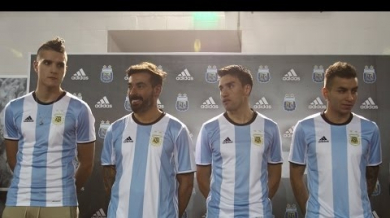 Аржентина показа новите си екипи (ВИДЕО)
