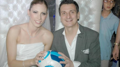 Бивш треньор на България среща бременната си съпруга в плейофни мачове