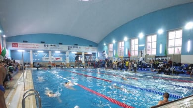 Над 200 деца плуват в турнир "Цветница"