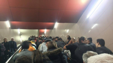 Тълпи заляха метрото заради Стоичков (СНИМКИ)   