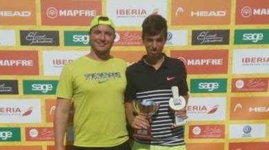 15-годишният Адриан Андреев дебютира с победа в мъжкия тенис