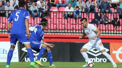 Муслин дебютира с победа начело на Сърбия