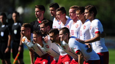 Чехия загря с победа за Евро 2016