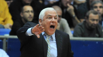 Панатинайкос иска бивш треньор на България