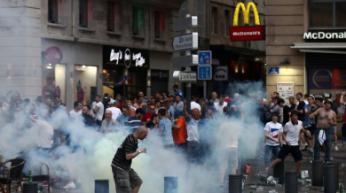 Нови сблъсъци в Марсилия между англичани и полиция