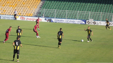 Ботев (Пловдив) с равен срещу Септември