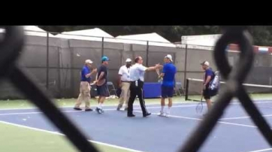 Полицай гони тенис звезди от корта (ВИДЕО)