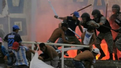 Спират футбола в Уругвай заради насилие по стадионите 