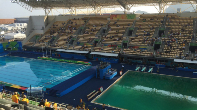 Какво се случва с басейна в Рио? (СНИМКИ)