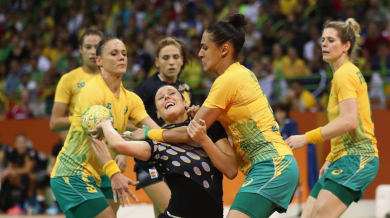 Домакинът Бразилия се дъни на хандбал