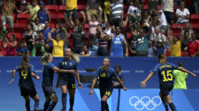 Швеция детронира олимпийския шампион на 1/4-финалите