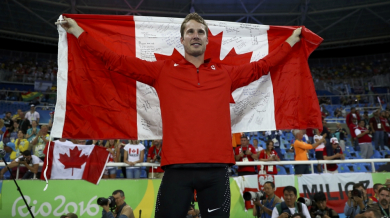 Канадец взе златото в скока на височина