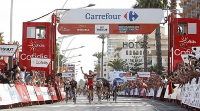 Още един колоездач с етапна победа във Вуелтата