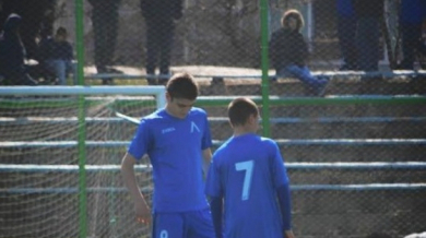 Юноши на Левски тренират с втория тим на Шефил Уензди