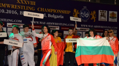 Първи медали за България на Световното по канадска борба
