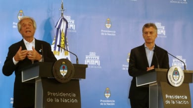 Президентите на Уругвай и Аржентина обсъдиха плановете за Мондиал 2030