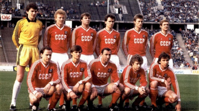 Русия облича червеното от времето на СССР
