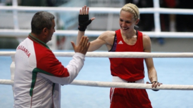 Две българки боксират за медали на Европейското