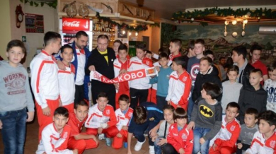 Мъри подари екипи и топки на школата на АФК Хасково